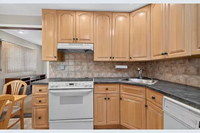 58 Virginia Avenue, Plainview, NY 11803 - Photo 8