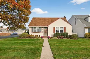 58 Virginia Ave, Plainview, NY 11803 - Photo 2