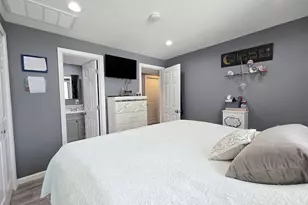 430 Heathcote Rd, Lindenhurst, NY 11757 - Photo 18