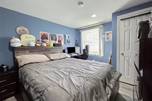 430 Heathcote Rd, Lindenhurst, NY 11757 - Photo 16