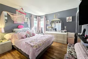 430 Heathcote Rd, Lindenhurst, NY 11757 - Photo 8