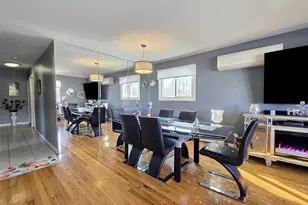 430 Heathcote Rd, Lindenhurst, NY 11757 - Photo 4