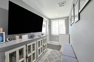 430 Heathcote Rd, Lindenhurst, NY 11757 - Photo 12