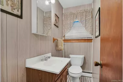 606 7th Avenue, East Northport, NY 11731 - Photo 16