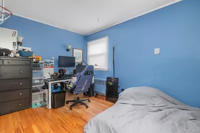 208 Island Parkway W, Island Park, NY 11558 - Photo 10