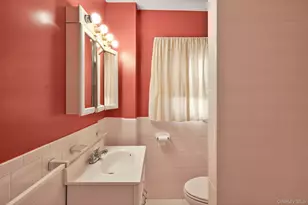 82 E Clinton Ave, Roosevelt, NY 11575 - Photo 28