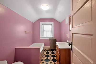 82 E Clinton Avenue, Roosevelt, NY 11575 - Photo 32