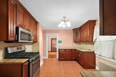 82 E Clinton Avenue, Roosevelt, NY 11575 - Photo 18