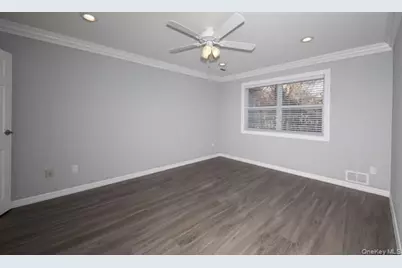 1000 Saddle Rock Road #2604, Holbrook, NY 11741 - Photo 6