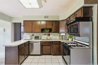 7 Helaine Court, Orangeburg, NY 10962 - Photo 14