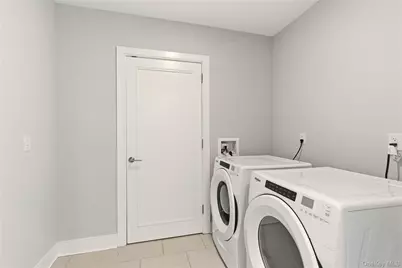 100 Garvies Point Road #1301, Glen Cove, NY 11542 - Photo 30