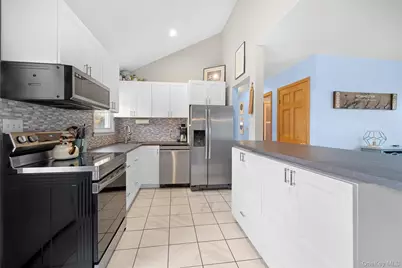 15 Goldsmith Avenue, Greenlawn, NY 11740 - Photo 12