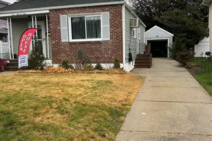 301 Hoffman St, Franklin Square, NY 11010 - Photo 10