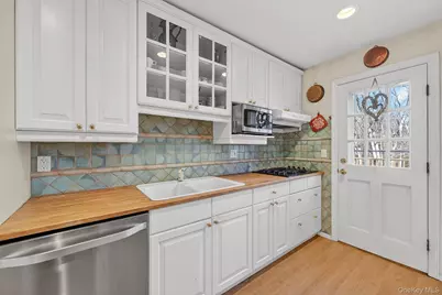 38 E Mayer Drive, Suffern, NY 10901 - Photo 22
