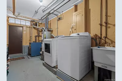 173-17 Sayers Avenue, Addisleigh Park, NY 11433 - Photo 20