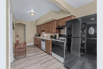 173-17 Sayers Avenue, Addisleigh Park, NY 11433 - Photo 8