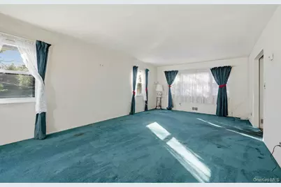 1 Hillcrest Road, Port Washington, NY 11050 - Photo 8