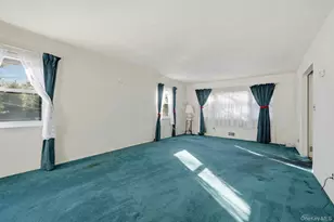 1 Hillcrest Rd, Port Washington, NY 11050 - Photo 8