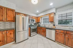 266 Tree Rd, Centereach, NY 11720 - Photo 16