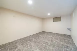 60 Chestnut St, Rockville Centre, NY 11570 - Photo 14