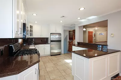 91 Birchwood Park Drive, Syosset, NY 11791 - Photo 16