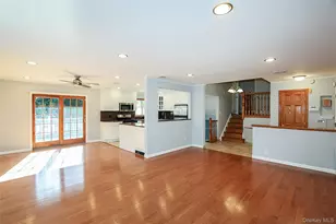 91 Birchwood Park Dr, Syosset, NY 11791 - Photo 10