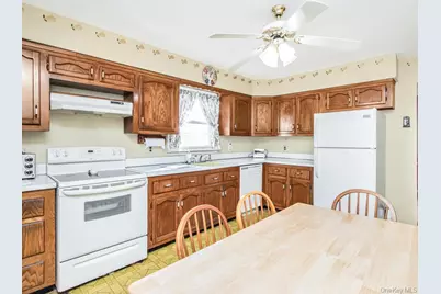 127 Bellevue Place, Yonkers, NY 10703 - Photo 6