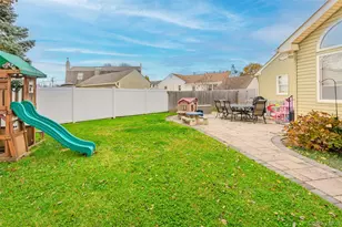 37 Beachwood Dr, Babylon, NY 11702 - Photo 28