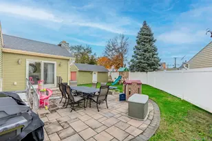 37 Beachwood Dr, Babylon, NY 11702 - Photo 24