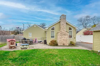 37 Beachwood Drive, Babylon, NY 11702 - Photo 22