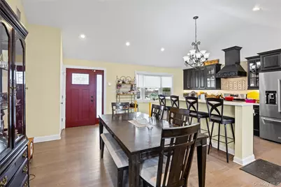 37 Beachwood Drive, Babylon, NY 11702 - Photo 8