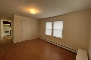 21 Beechwood Ave, Port Washington, NY 11050 - Photo 4