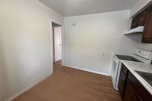 21 Beechwood Ave, Port Washington, NY 11050 - Photo 6