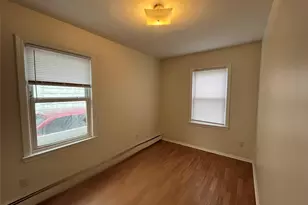 21 Beechwood Ave, Port Washington, NY 11050 - Photo 12