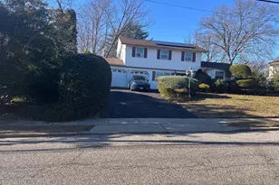 65 Landscape Dr, Wheatley Heights, NY 11798 - Photo 2