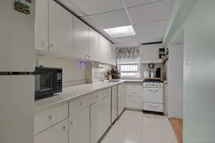 2327 Vance St, Bronx, NY 10469 - Photo 16