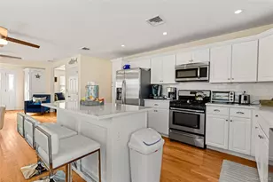 125 Ocean Ave, Bay Shore, NY 11706 - Photo 8