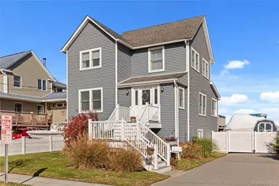 125 Ocean Avenue, Bay Shore, NY 11706 - Photo 1