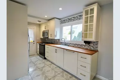 5 Ashwood Road, Port Washington, NY 11050 - Photo 8