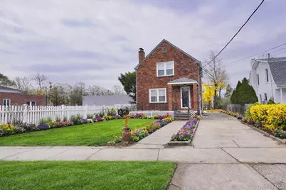 5 Ashwood Road, Port Washington, NY 11050 - Photo 1