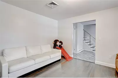 7 Hawk Street, Chestnut Ridge, NY 10977 - Photo 12