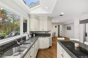 142 Landing Meadow Rd, Smithtown, NY 11787 - Photo 20