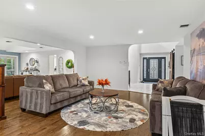 142 Landing Meadow Road, Smithtown, NY 11787 - Photo 14