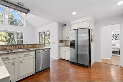 226 Guion Drive, Mamaroneck, NY 10543 - Photo 18