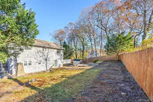 10 Queen Dr, Sound Beach, NY 11789 - Photo 34