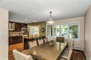 29 Elmwood Ct, Plainview, NY 11803 - Photo 6