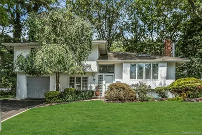 29 Elmwood Court, Plainview, NY 11803 - Photo 1