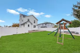 297 Catskill Ave, Lindenhurst, NY 11757 - Photo 8