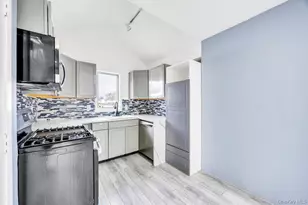 297 Catskill Ave, Lindenhurst, NY 11757 - Photo 24