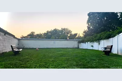 6 West Mill Drive #2D, Great Neck, NY 11021 - Photo 24